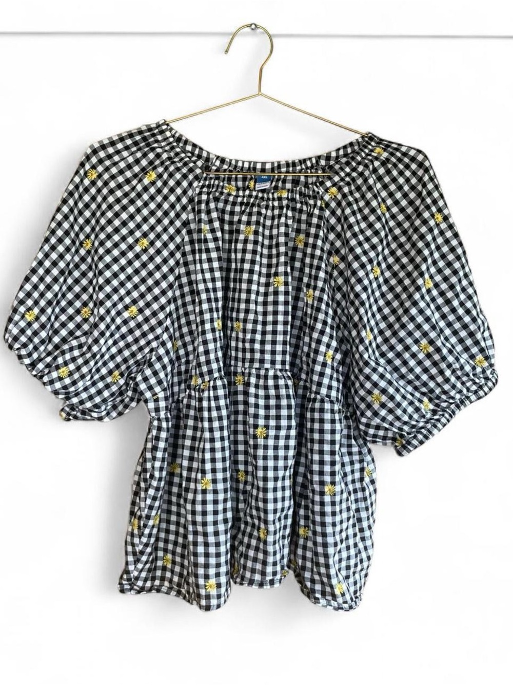Black & White Gingham Linen Blend Babydoll Top – Embroidered Daisy Puff Sleeve
